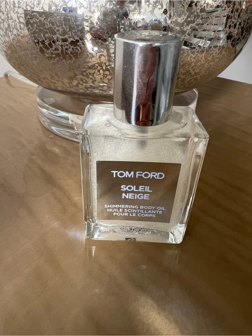 Tom Ford Soleil Neige Shimmering Body Oil - Clear with Silver Sparkle